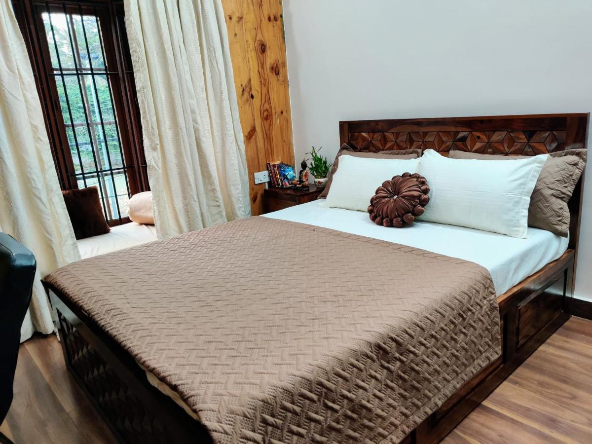 The Rustic Manor - Homestay バンガロール エクステリア 写真