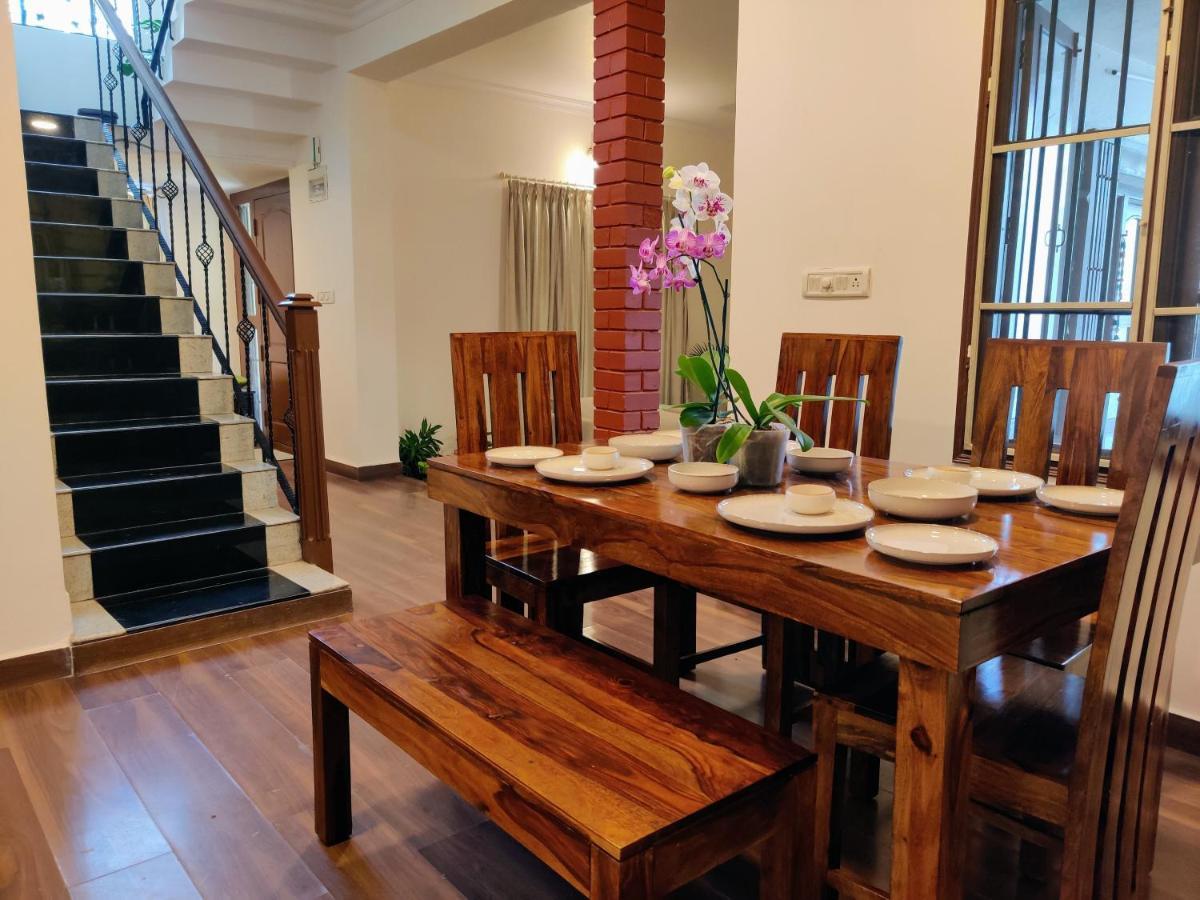 The Rustic Manor - Homestay バンガロール エクステリア 写真